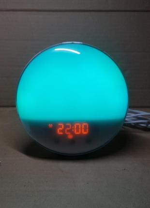 Часы-ночники-радио  будильник  wake up light alarm clock с имитацией рассвета и заката  и fm-радио7 фото