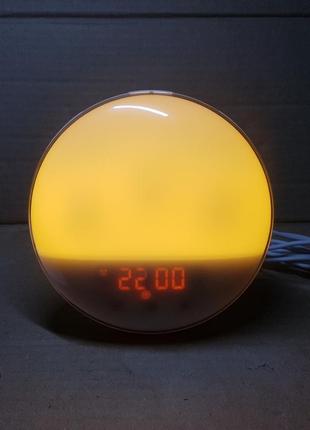 Часы-ночники-радио  будильник  wake up light alarm clock с имитацией рассвета и заката  и fm-радио5 фото