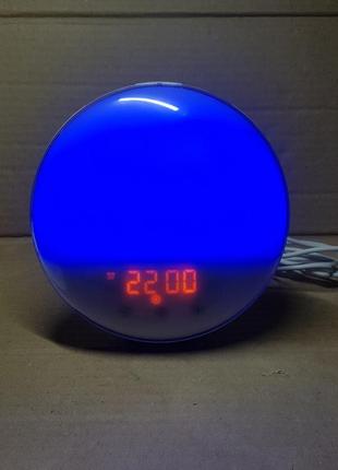 Часы-ночники-радио  будильник  wake up light alarm clock с имитацией рассвета и заката  и fm-радио9 фото