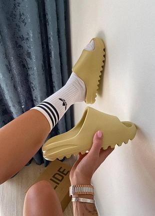 Женские шлепанцы adidas yeezy slide адидас изи слайды