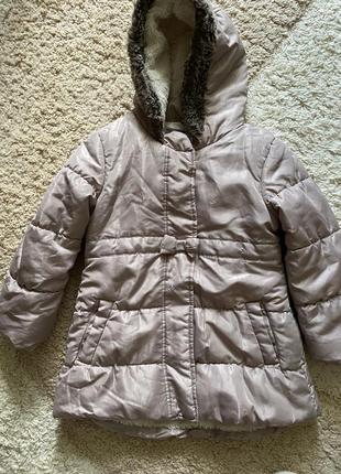 Курточка демисезонная на 5-6 лет