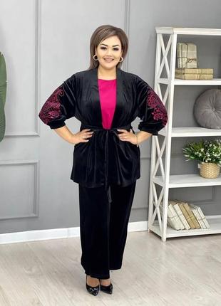 Жіночий костюм трійка кольори