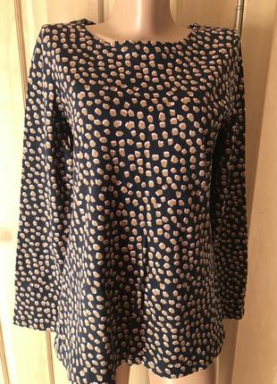 Фирменный красивый свитерик кофта