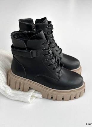 Женские зимние черные ботинки на шнурках натуральная кожа на бежевой тракторной подошве5 фото