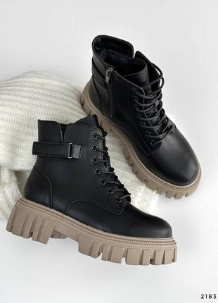 Женские зимние черные ботинки на шнурках натуральная кожа на бежевой тракторной подошве6 фото
