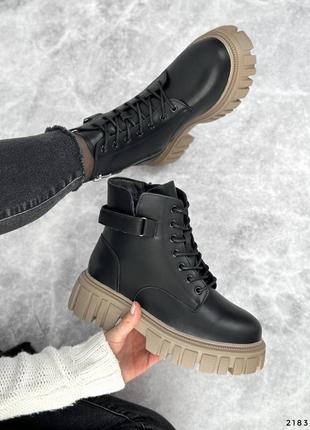 Женские зимние черные ботинки на шнурках натуральная кожа на бежевой тракторной подошве7 фото