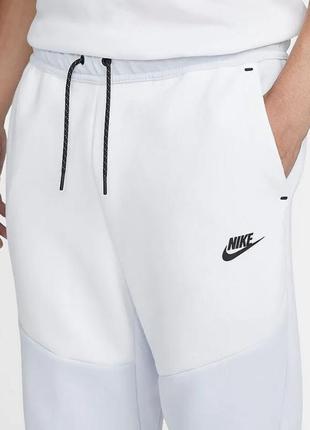 Универсальные флисовые джоггеры nike sportswear tech3 фото