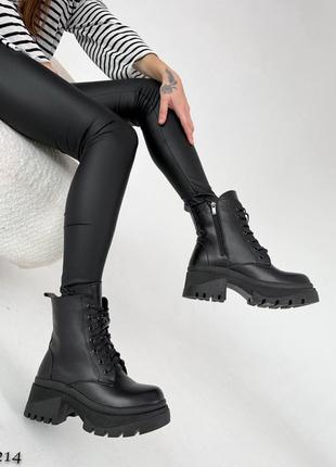 Крутезные зимние ботинки на повышенной подошве с каблуками со шнуровкой2 фото