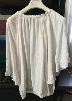 Белая блузка оверсайз с вышивкой2 фото