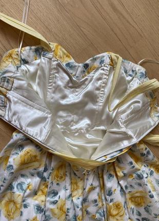 Яркое красивое платье5 фото