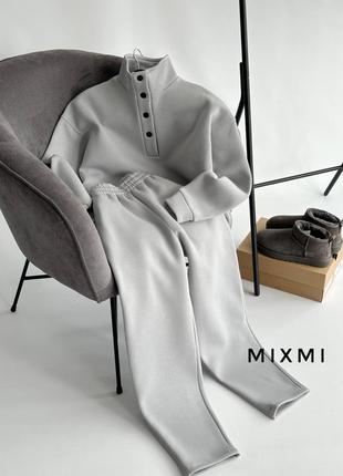 У кольорах костюми теплі