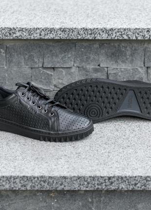 Чорні чоловічі кеди з нескрізною перфорацією 40, 41, 42, 43 розмір