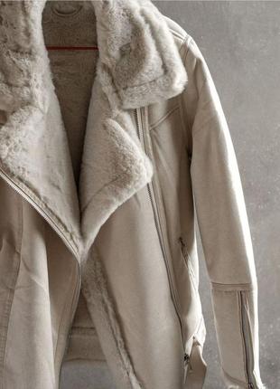 Жіноча біла демісезонна сучасна трендова дублянка 2023