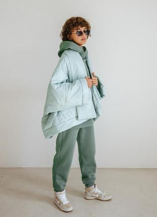 Куртка женская свободная оливковая с поясом демисезон7 фото