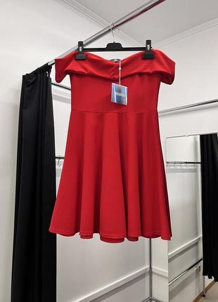 💙💛мега классное качественное красное платье с открытыми плечами missguided6 фото