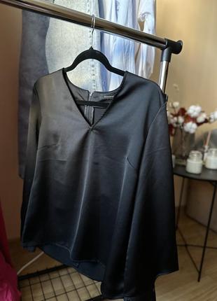 Атласна чорна блуза7 фото