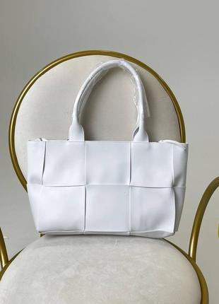 Брендова сумка bottega veneta arco tote white8 фото