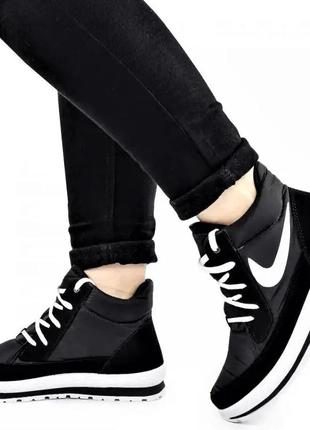 Зимние женские кроссовки на меху черные сникерсы в стиле n!ke, женские дутики термо ботинки4 фото