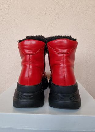 Красные женские зимние ботинки из натуральной кожи, кожаные сапожки3 фото