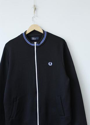 Fred perry португалия мужская кофта плотная на молнии zip фред пери черная бомбер с объемным вышитым логотипом кардиган2 фото