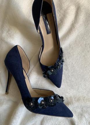 Гарненькі святкові підбори 24,5смустілка