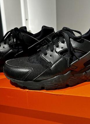 Кросівки жіночі nike huarache1 фото