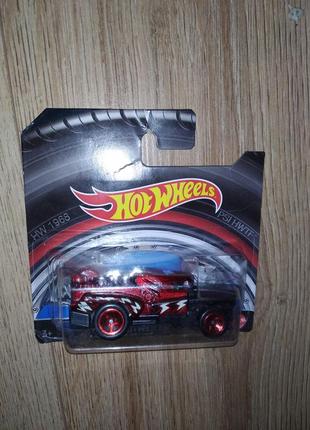 Машинка hot wheels