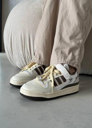 Трендовые кроссовки adidas forum