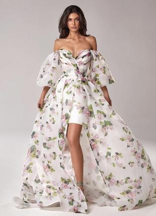 Платье нарядное длинное шелковое цветное со шлейфом открытое модное