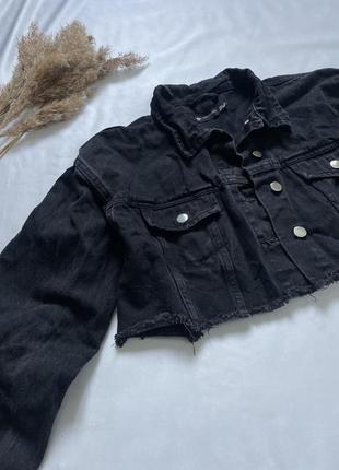 Трендова вкорочена джинсовка, чорна графітова джинсовка, джинсова куртка жіноча6 фото