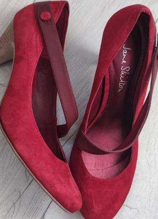 Кожаные туфли