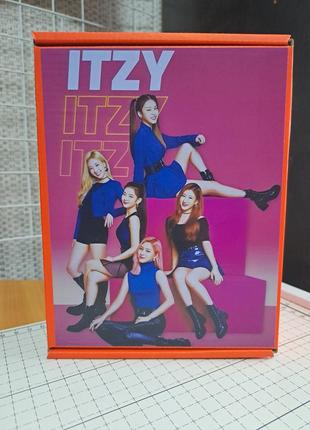 Коробка ітзі itzy маленька червона 4222