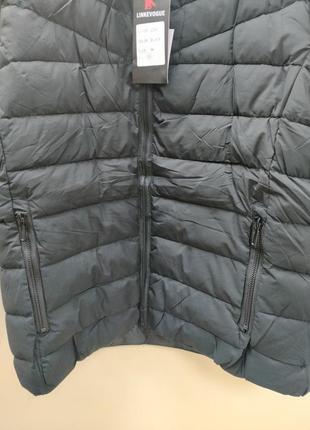 Курточка мужская, черная, демисезонная, легкая и теплая, с капюшоном.
т-5085.ціна-950грн
размеры:м;хl.4 фото