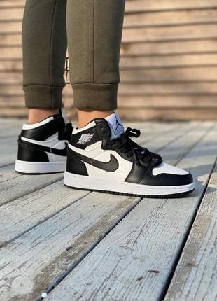 Женские голубые кроссовки nike air jordan 1 high black white кожа nike air force 1 женские найк аир форс5 фото