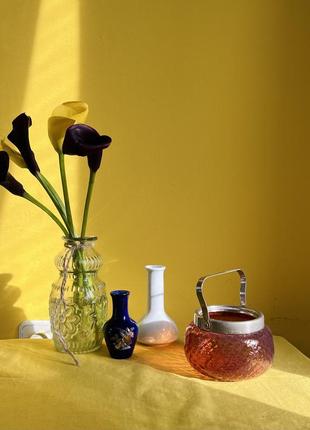 Прозрачная ваза с рельефом цветы3 фото