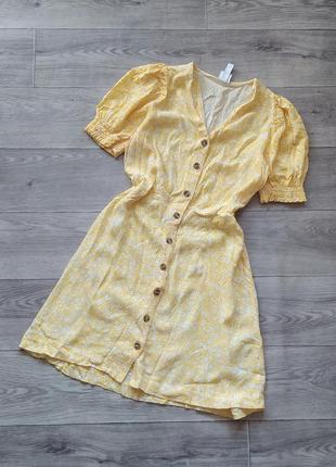 Желто-белое платье на пуговицах3 фото