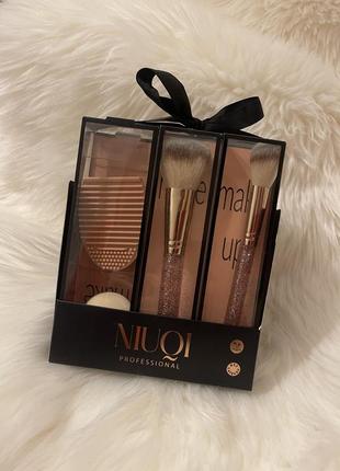 Набір пензликів niuqi для макіяжу спонж і очищувач до пензликів