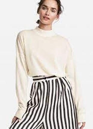 Красивый мягкий свитер молочного цвета h&m