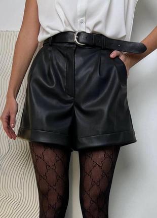Жіночі шорти екошкіра на флісі