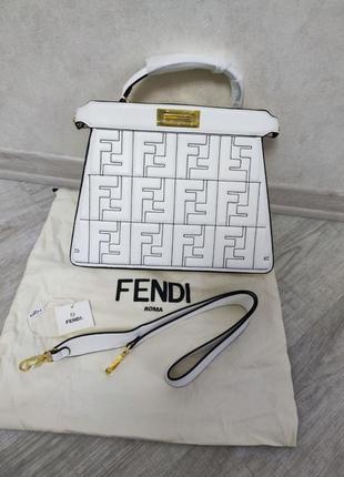 Кожаная сумка в стиле fendi