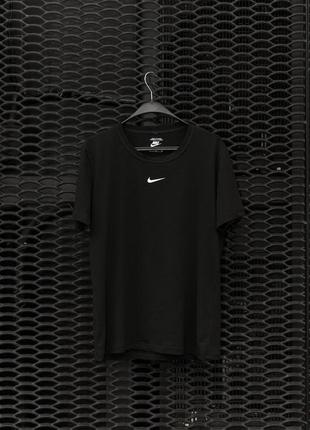 Футболка nike чорна (лого центр)4 фото