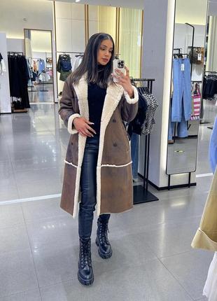 Женская длинная демисезонная дубленка