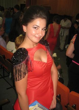 Платье вечернее нарядное атласное красное3 фото