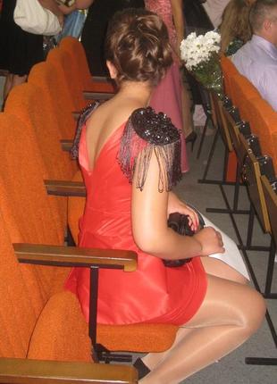 Платье вечернее нарядное атласное красное7 фото