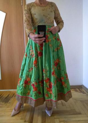 Изящество и роскошь, платье с вышивкой, индийский наряд. размер 10-1210 фото
