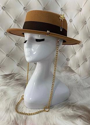 Шикарний коричневий шерстяний капелюх теплий федора з ланцюжком та декором шляпа шерсть rb бежевий з цепочкою