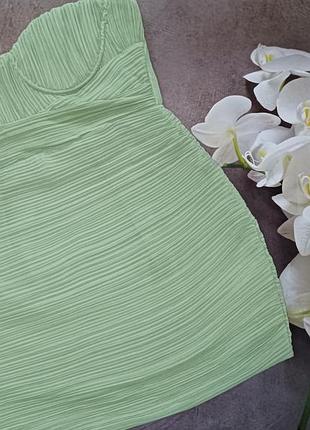 Красивое платье prettylittlething