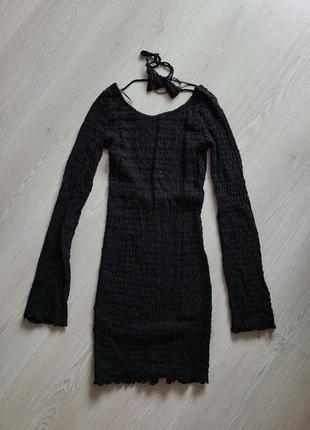 Платье туника черная жатка открытая спина pull&bear s 8392/3093 фото