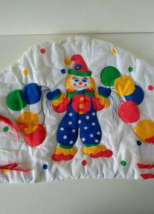Бортик защита в кроватку с добрым клоуном и воздушными шариками хлопок