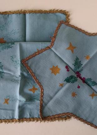 Дві декоративні скатертини серветки до різдвяного столу яскраво-блакитна із золотим кантом4 фото